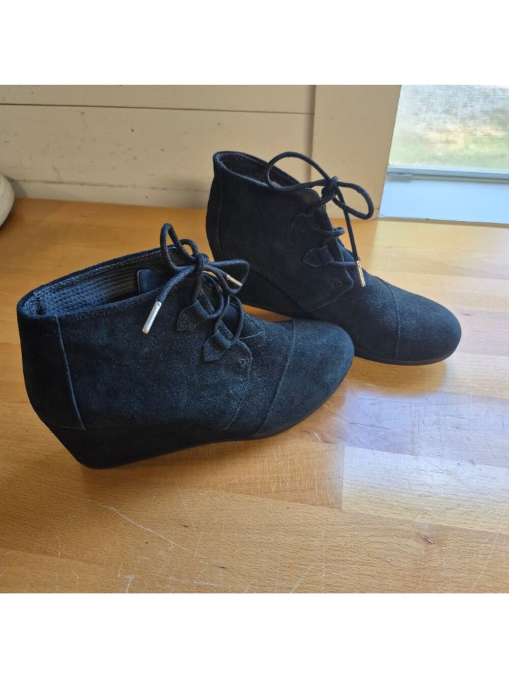 Toms Black Suede Wedge Ankle Booties With Lace-Up Detail Womens Shoes Size 9.5 - Picture 4 of 8